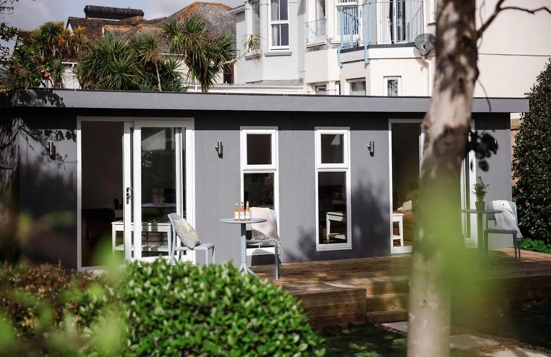 Gyllyngvase House-1